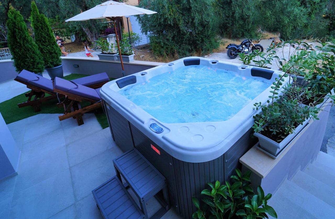Moonlight Suites Parga Luaran gambar