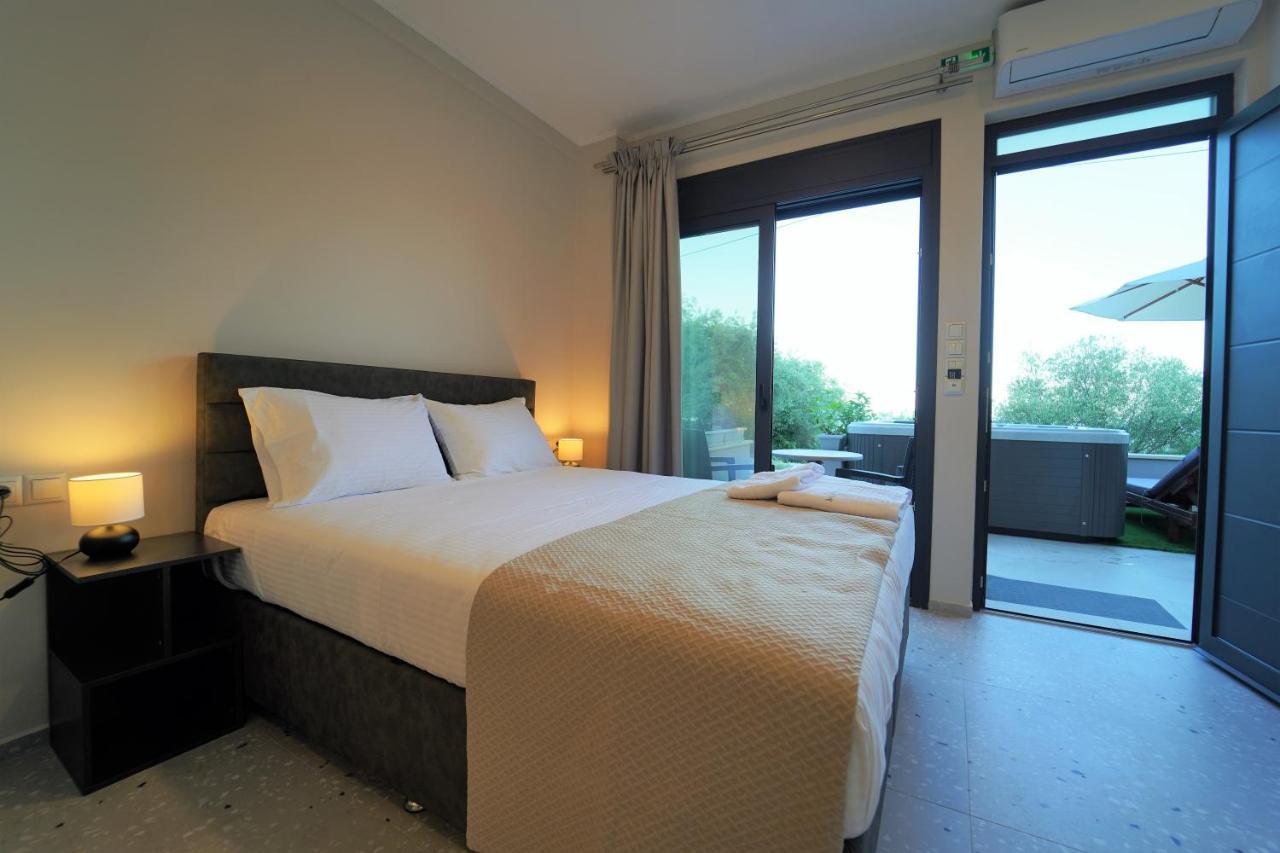 Moonlight Suites Parga Luaran gambar