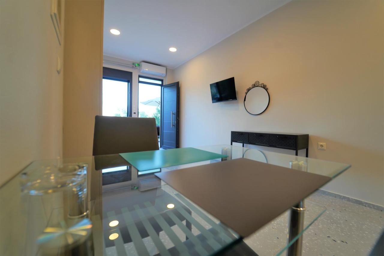 Moonlight Suites Parga Luaran gambar