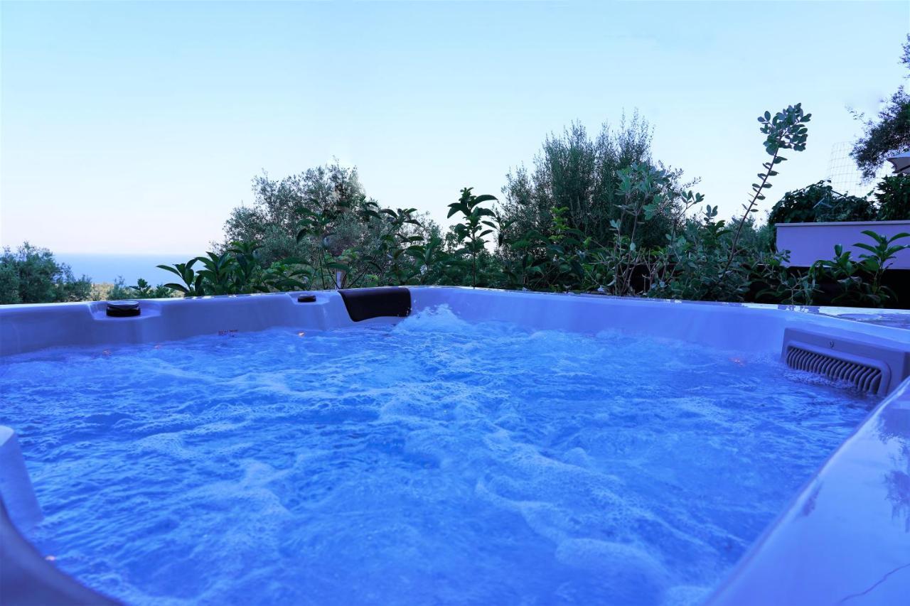 Moonlight Suites Parga Luaran gambar
