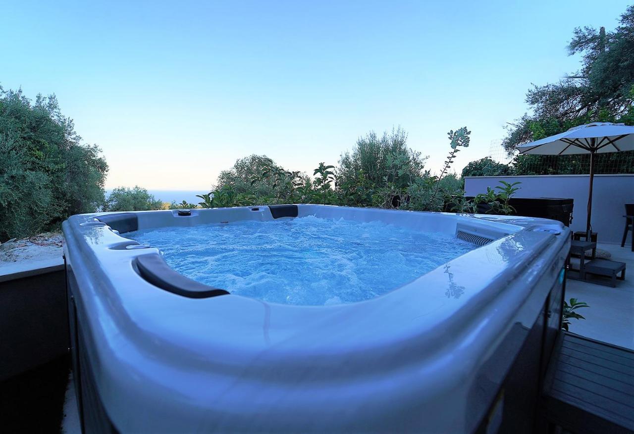 Moonlight Suites Parga Luaran gambar